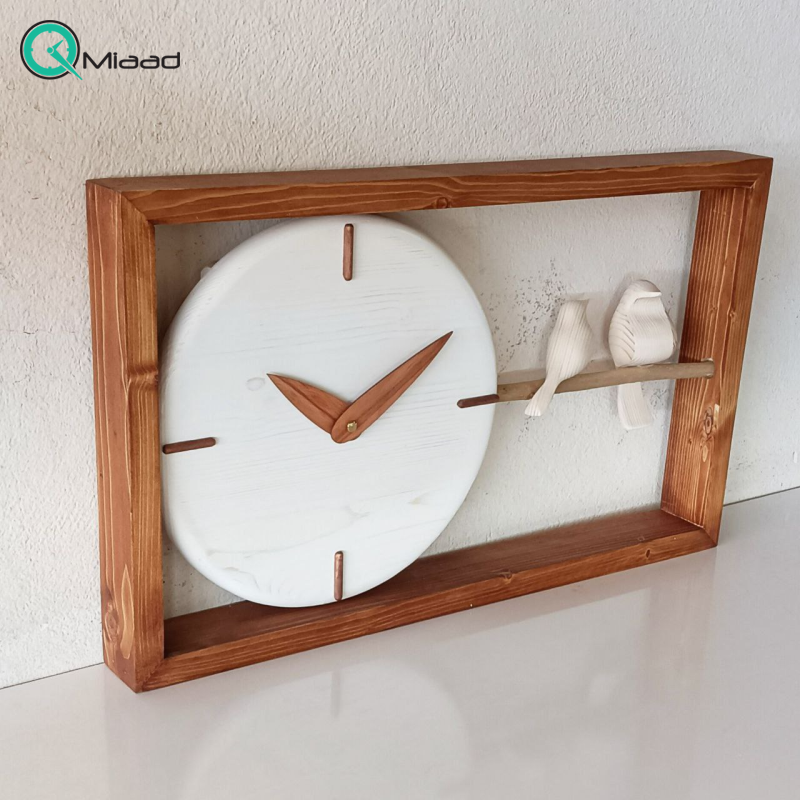 ساعت دیواری چوبی دست ساز مدل 169، ساعت دیواری چوبی با متریال تمام دست ساز و طراحی خلاقانه، طرح مرغ عشق روی ساعت ساعت دیواری